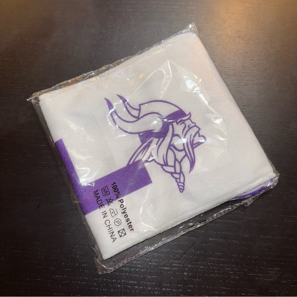 Minnesota Vikings Week 16 Whiteout Scraf - Picture 1 of 2